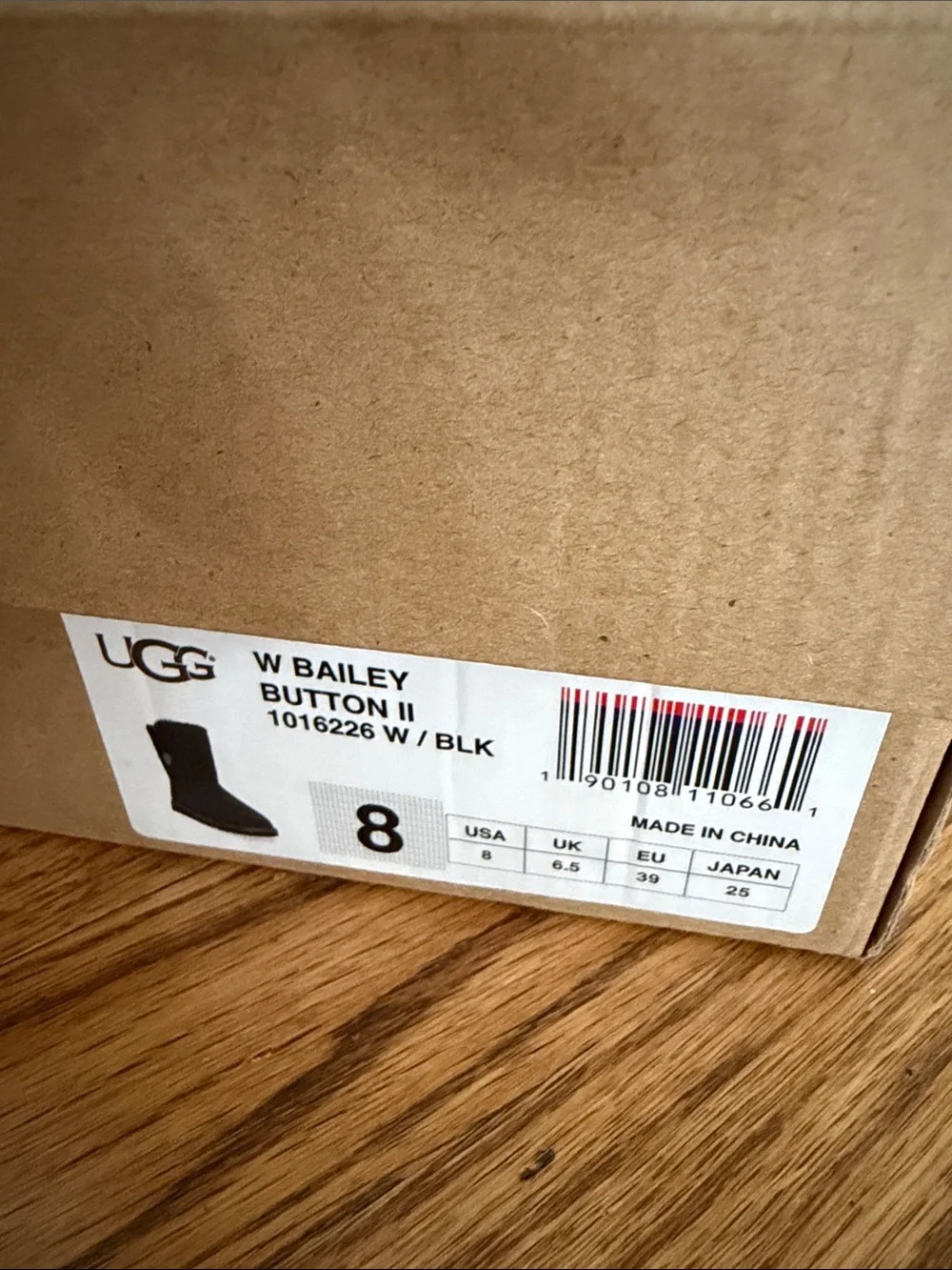 UGG Black Bailey Button II Short Shearling Button Boot Size 8 Womens